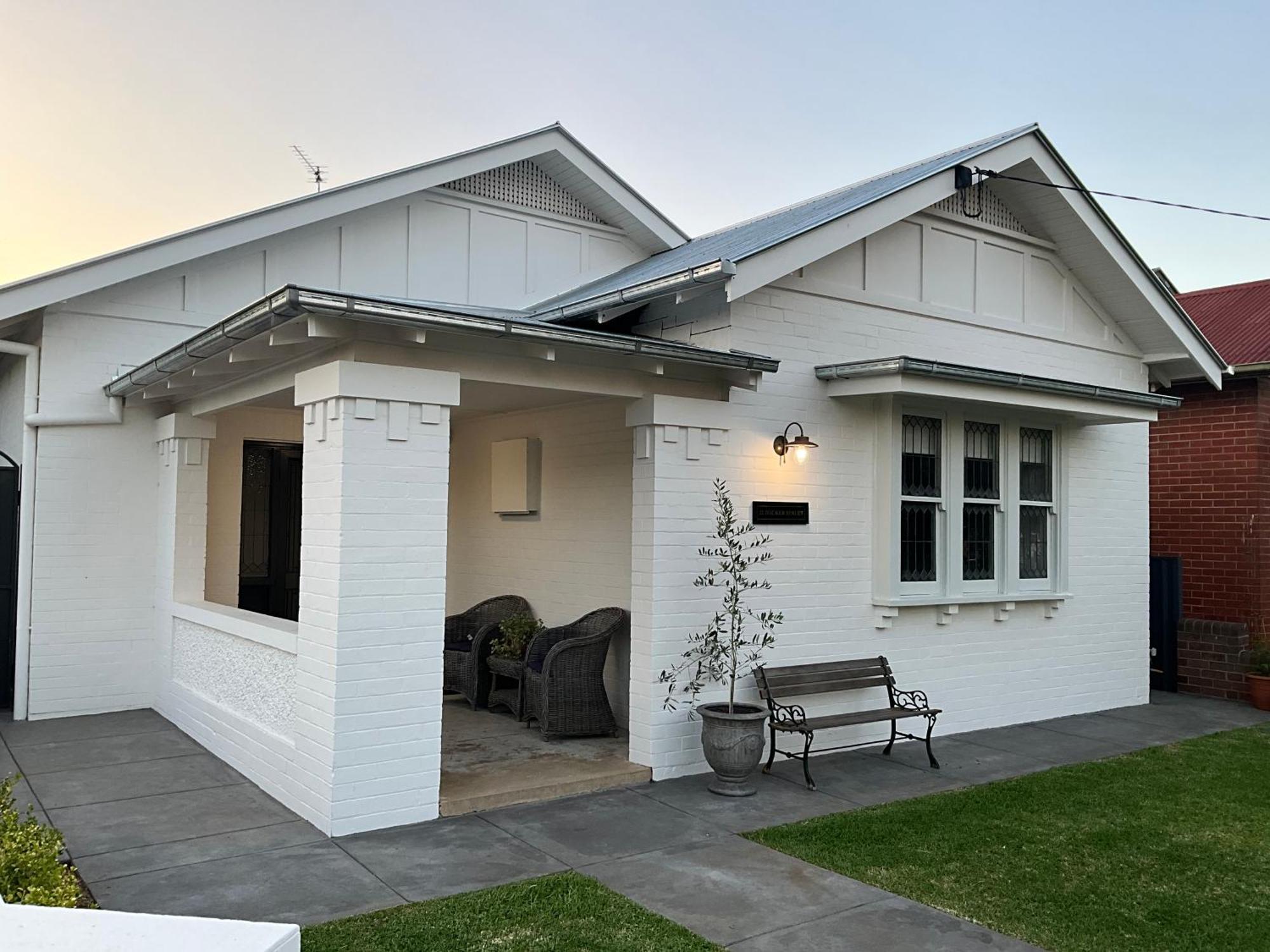 Charming Central Cottage In Wagga Wagga Buitenkant foto